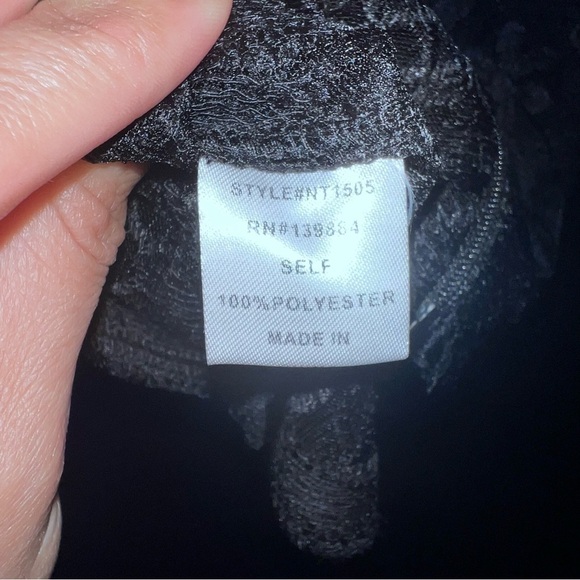 Peach Black Lace Blouse, balloon sleeve back zipper Size: M  like New - Picture 3 of 7